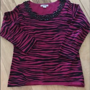 Beautiful Black & Wine Sweater